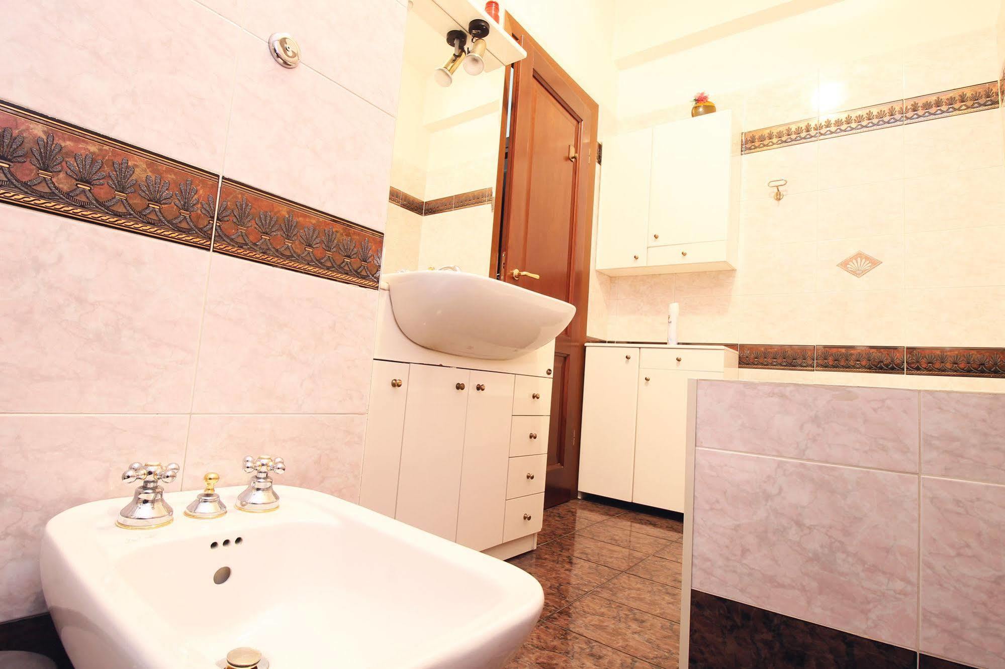 Anastasio II Bed & Breakfast Roma Esterno foto